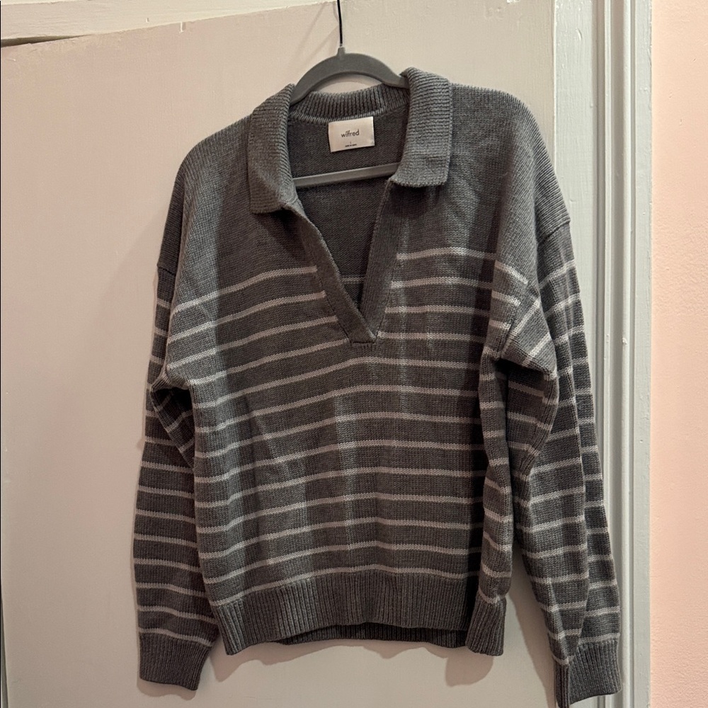 Aritzia wilfred V-Neck Sweater Large